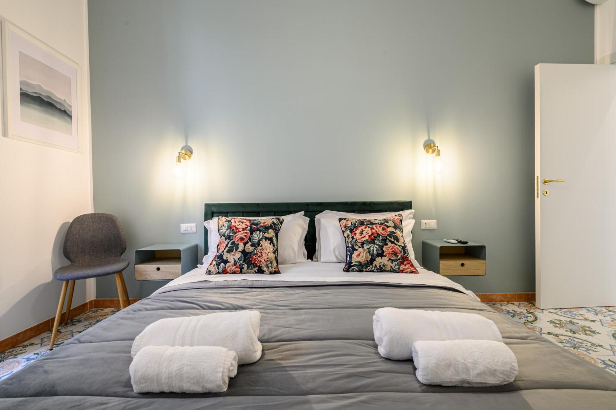 Apartment 121 Charming Naples